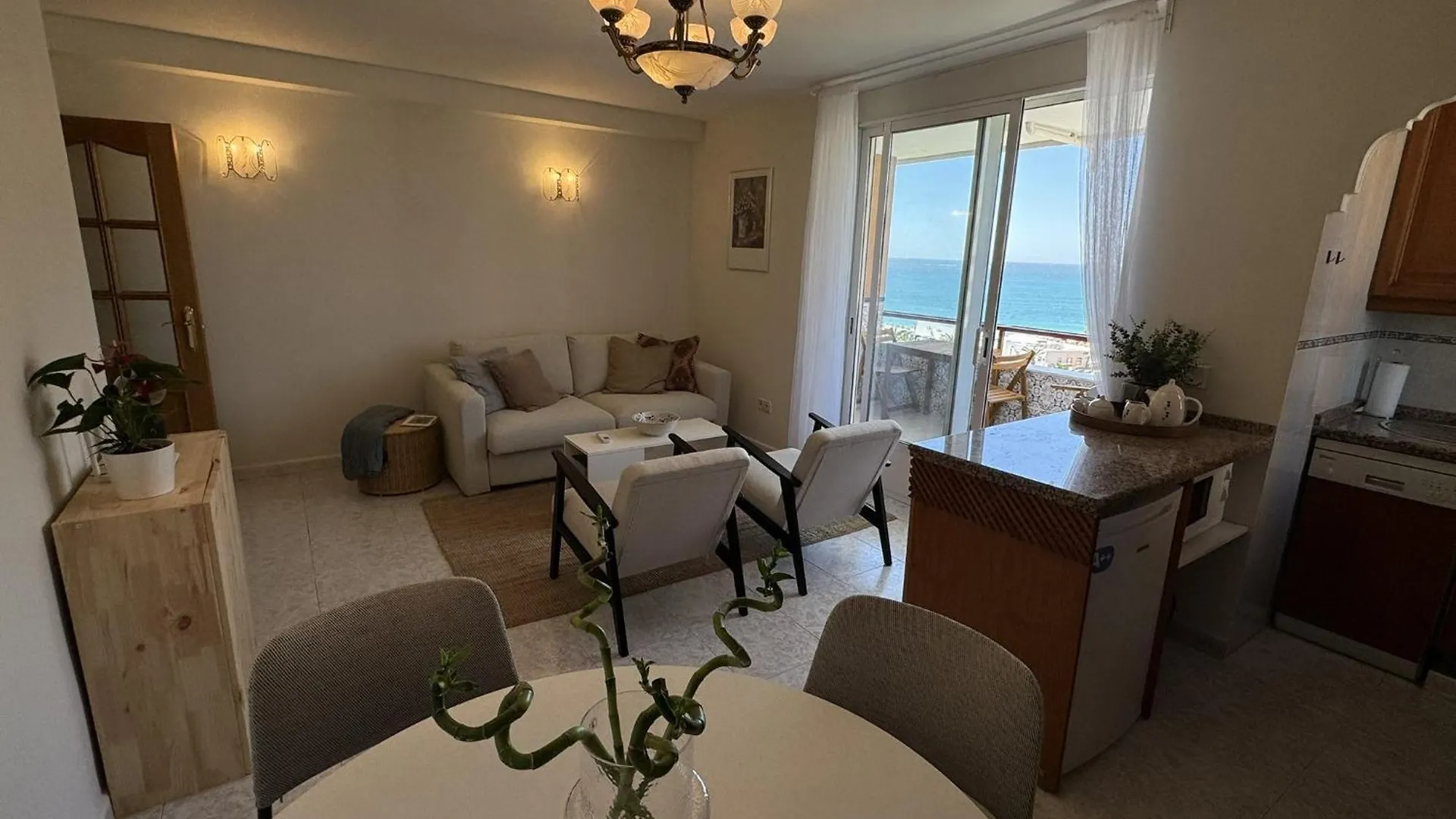 Beachfront Apartment With Terrace And Seaviews Fuengirola