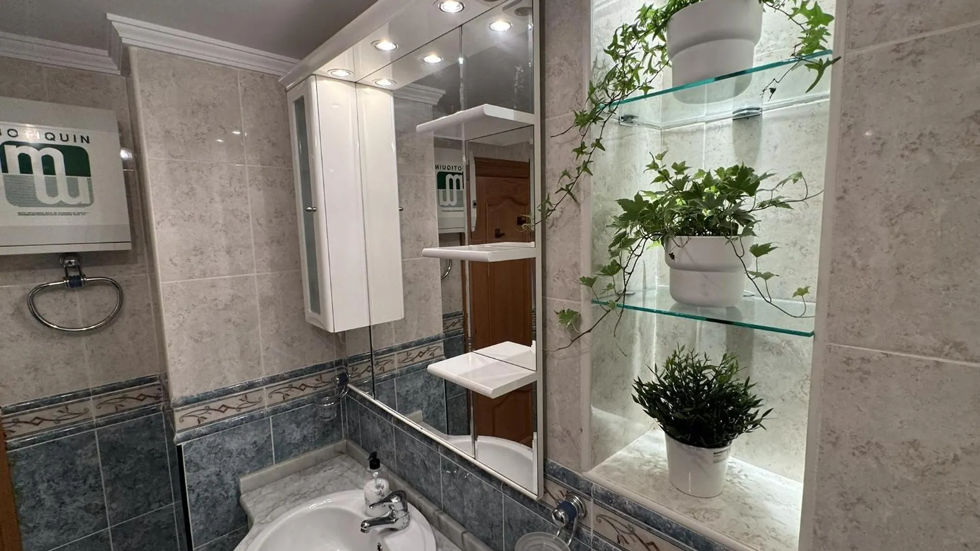 Beachfront Apartment With Terrace And Seaviews Fuengirola